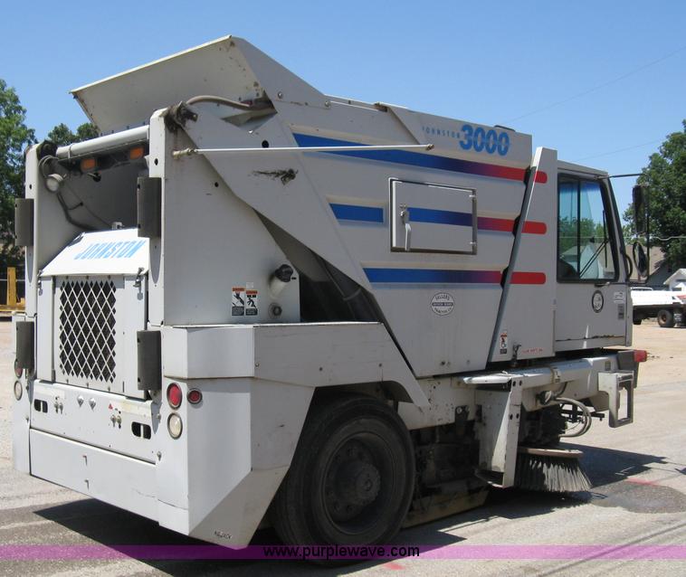image for item A4292 2002 Johnston 3000 street sweeper
