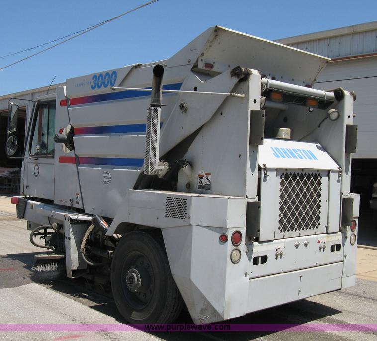 image for item A4292 2002 Johnston 3000 street sweeper