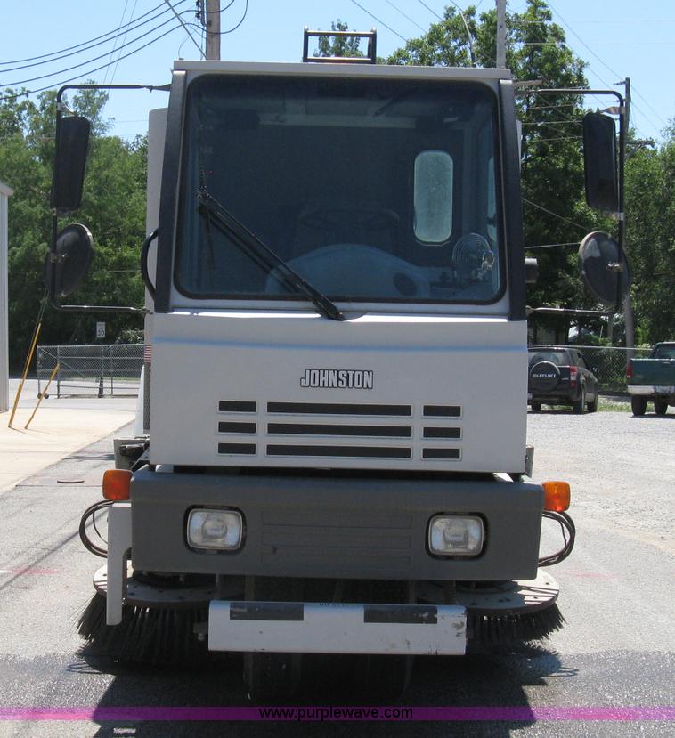 image for item A4292 2002 Johnston 3000 street sweeper