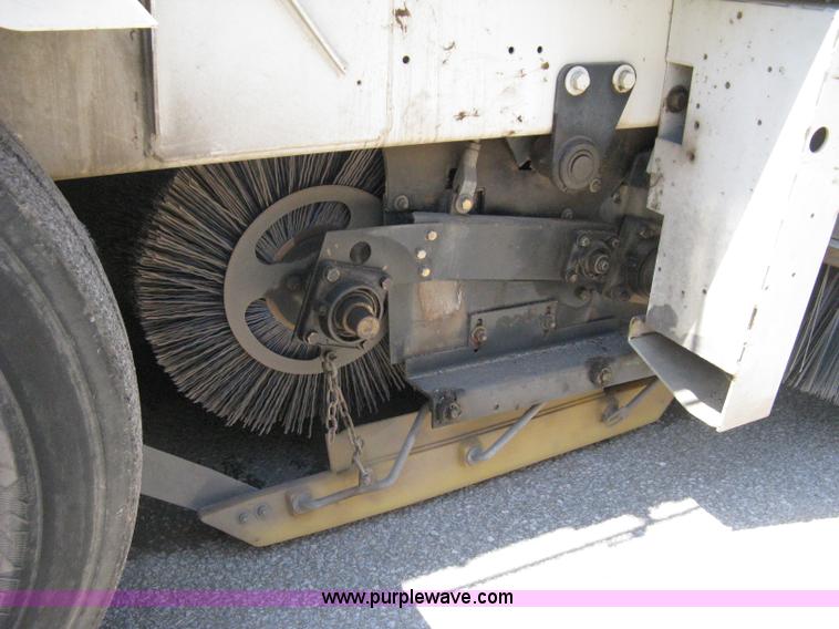 image for item A4292 2002 Johnston 3000 street sweeper