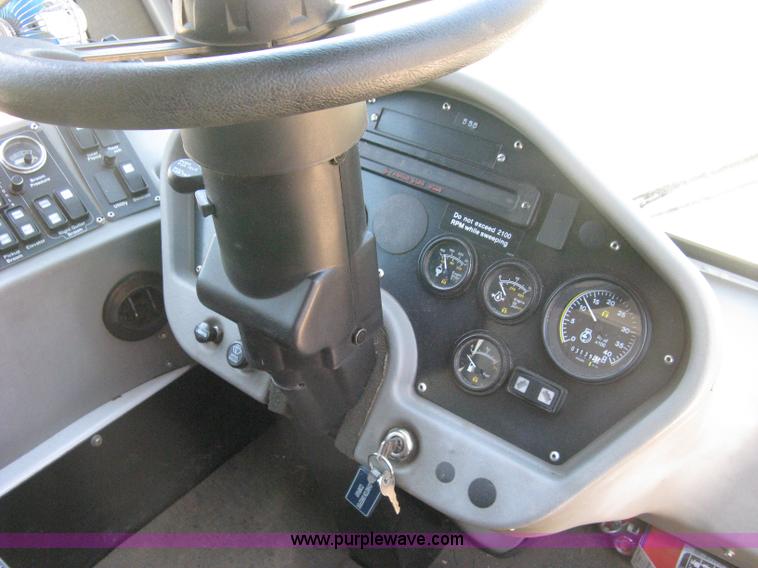 image for item A4292 2002 Johnston 3000 street sweeper