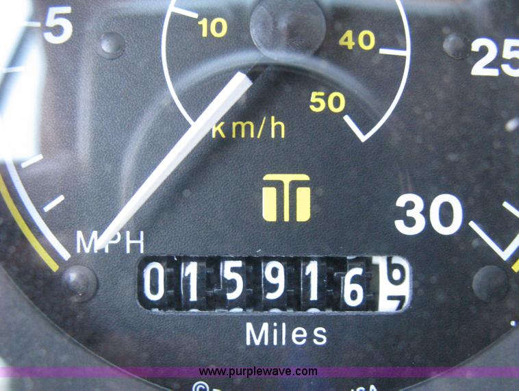 image for item A4292 2002 Johnston 3000 street sweeper