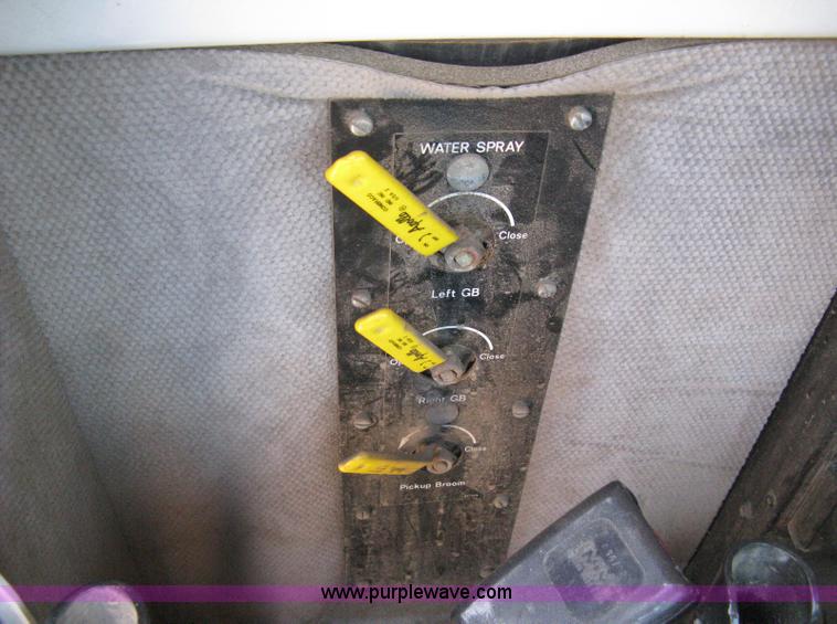 image for item A4292 2002 Johnston 3000 street sweeper