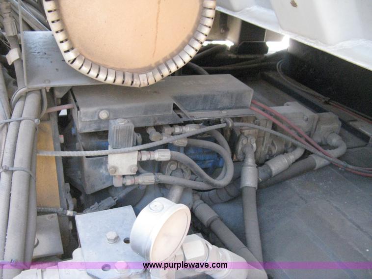 image for item A4292 2002 Johnston 3000 street sweeper