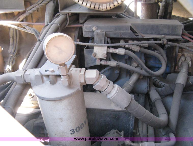 image for item A4292 2002 Johnston 3000 street sweeper