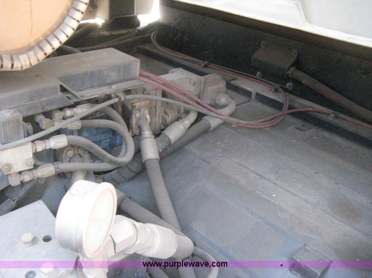 image for item A4292 2002 Johnston 3000 street sweeper