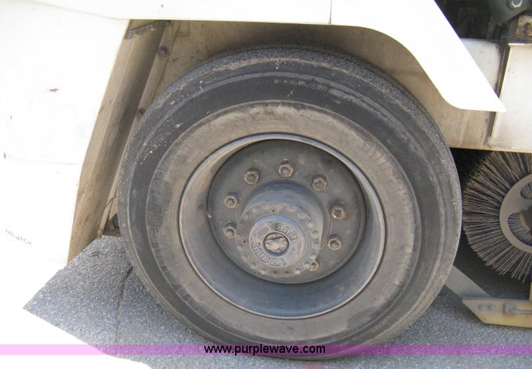 image for item A4292 2002 Johnston 3000 street sweeper