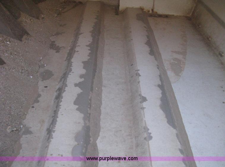 image for item A4292 2002 Johnston 3000 street sweeper