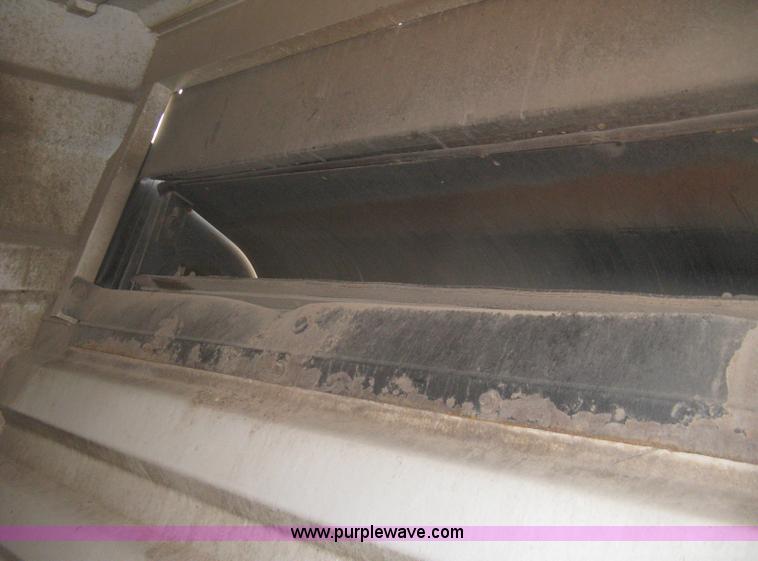 image for item A4292 2002 Johnston 3000 street sweeper