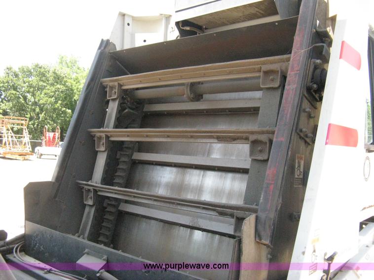 image for item A4292 2002 Johnston 3000 street sweeper