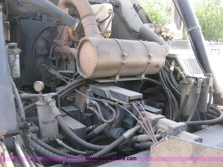 image for item A4292 2002 Johnston 3000 street sweeper