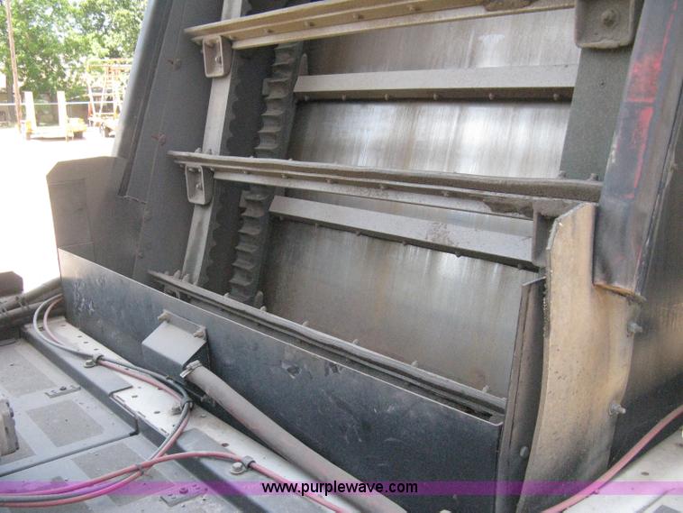 image for item A4292 2002 Johnston 3000 street sweeper