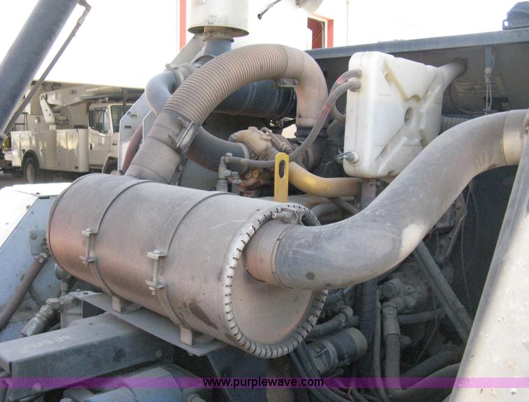 image for item A4292 2002 Johnston 3000 street sweeper