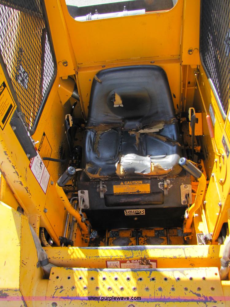 image for item A4644 1987 John Deere 575 skid steer