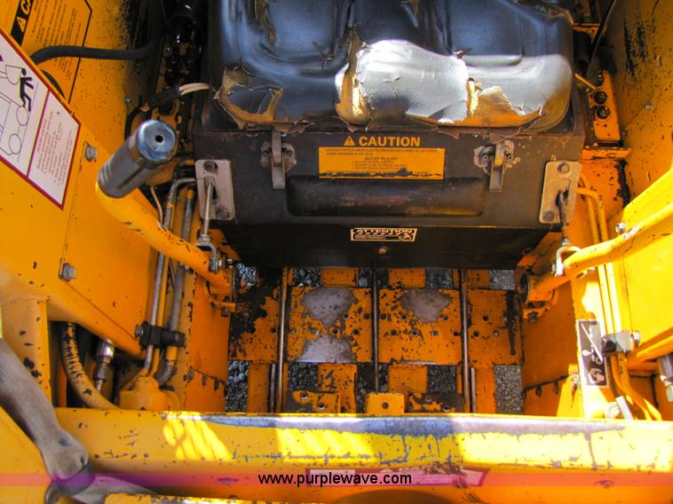 image for item A4644 1987 John Deere 575 skid steer