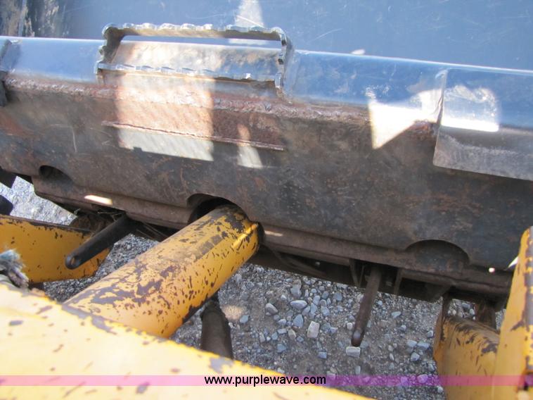 image for item A4644 1987 John Deere 575 skid steer