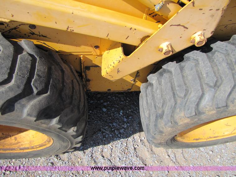 image for item A4644 1987 John Deere 575 skid steer