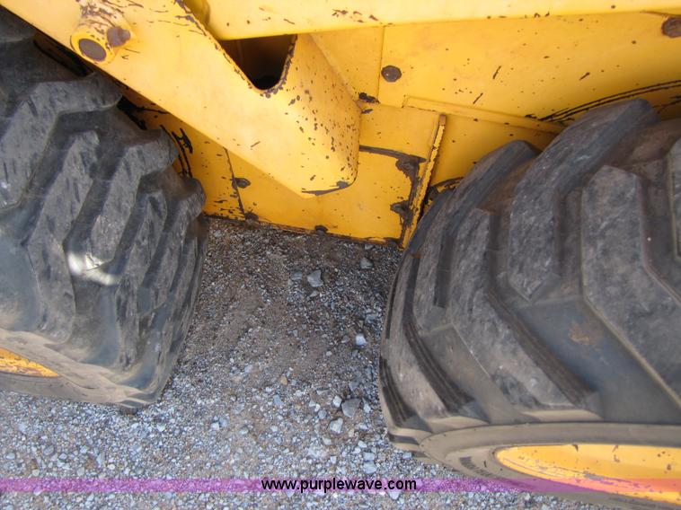 image for item A4644 1987 John Deere 575 skid steer