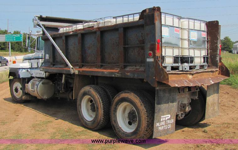 image for item A5048 1993 Mack RD688S dump truck