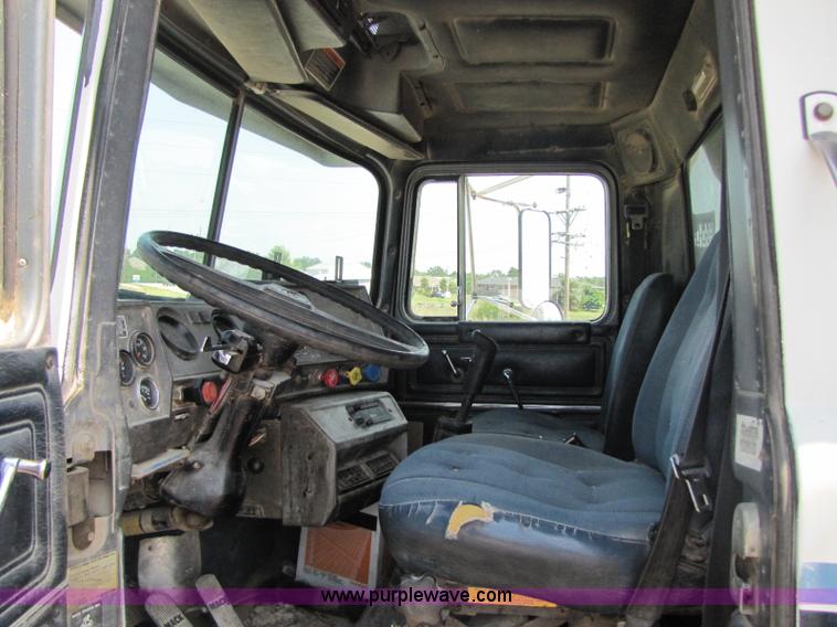 image for item A5048 1993 Mack RD688S dump truck