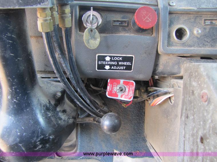 image for item A5048 1993 Mack RD688S dump truck