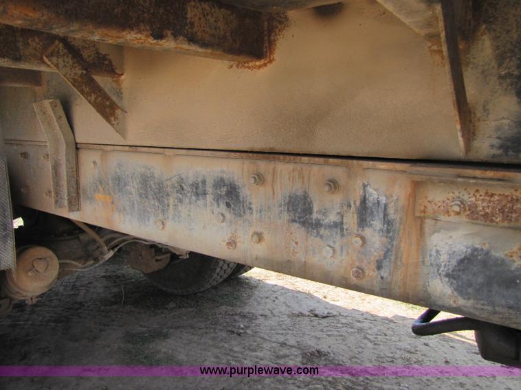 image for item A5048 1993 Mack RD688S dump truck