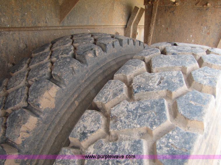 image for item A5048 1993 Mack RD688S dump truck