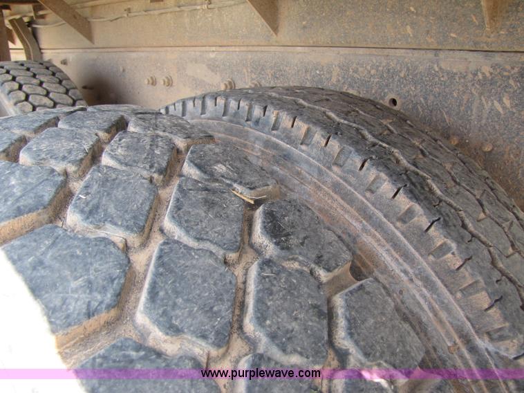 image for item A5048 1993 Mack RD688S dump truck