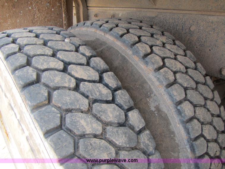 image for item A5048 1993 Mack RD688S dump truck