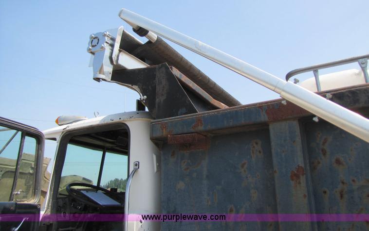 image for item A5048 1993 Mack RD688S dump truck