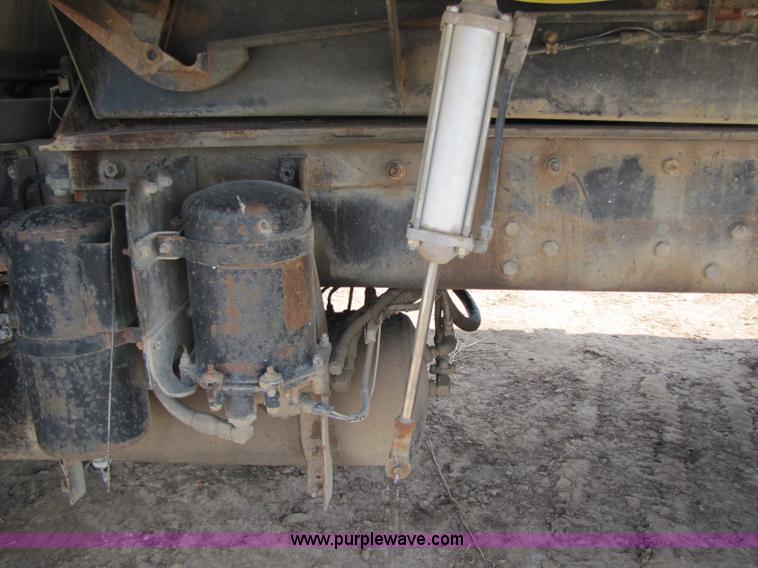 image for item A5048 1993 Mack RD688S dump truck