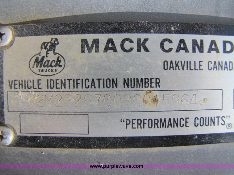 image for item A5048 1993 Mack RD688S dump truck