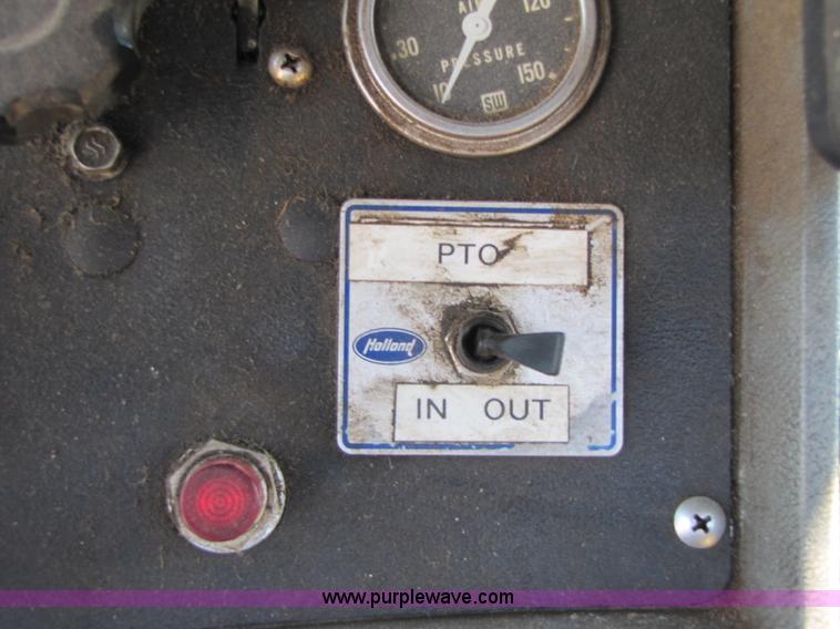 image for item A5054 1989 Mack RD690S semi truck