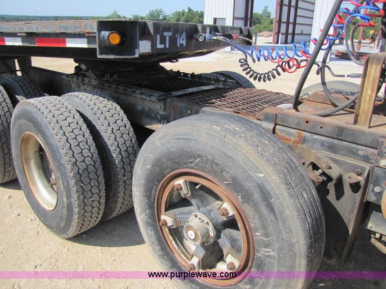 image for item A5054 1989 Mack RD690S semi truck