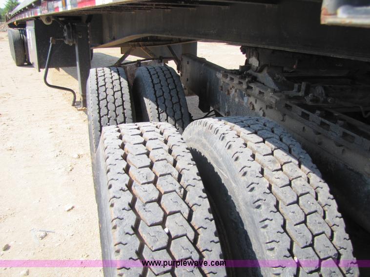 image for item A5054 1989 Mack RD690S semi truck