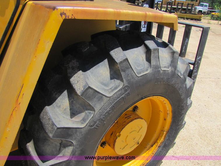 image for item A5064 Sellick SD-80 forklift