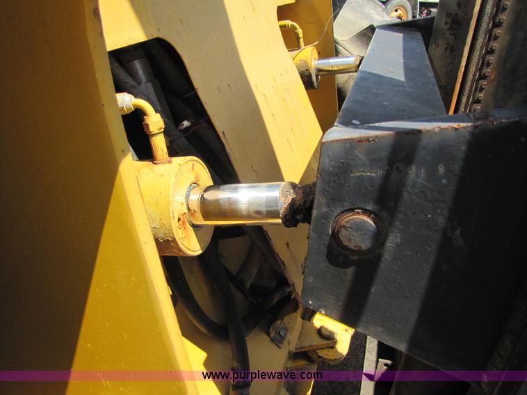 image for item A5064 Sellick SD-80 forklift