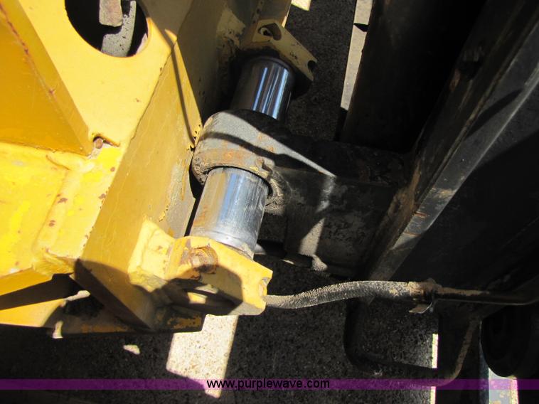 image for item A5064 Sellick SD-80 forklift