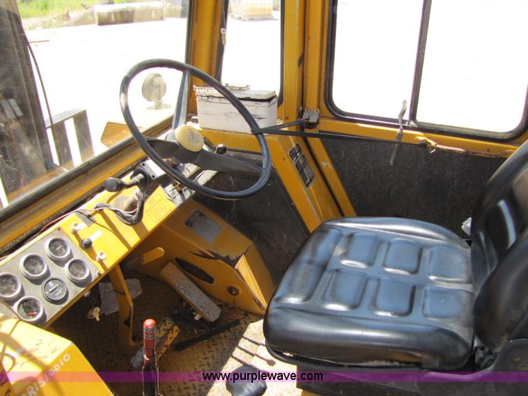 image for item A5064 Sellick SD-80 forklift