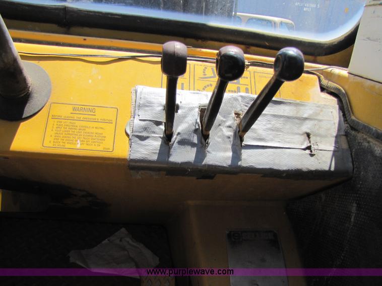 image for item A5064 Sellick SD-80 forklift