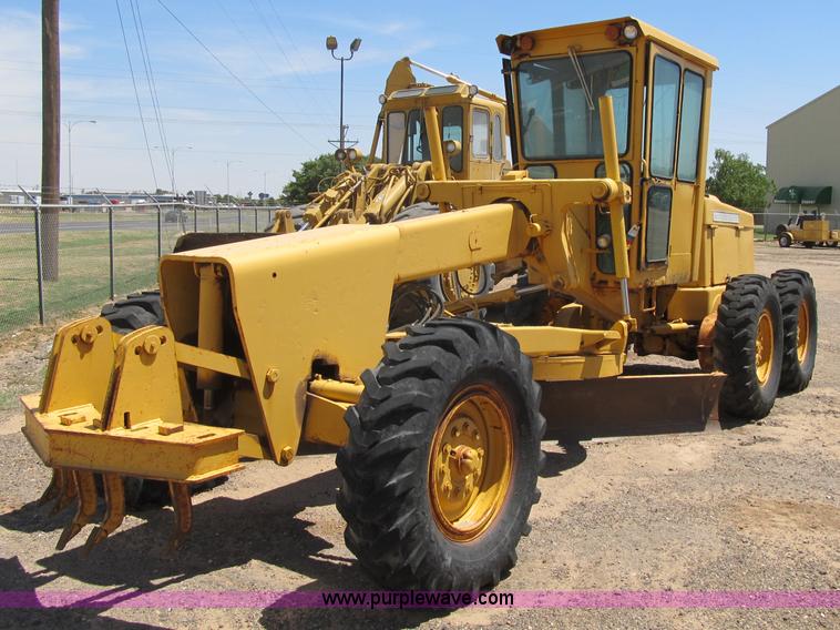 image for item C4501 1981 John Deere 570 motor grader