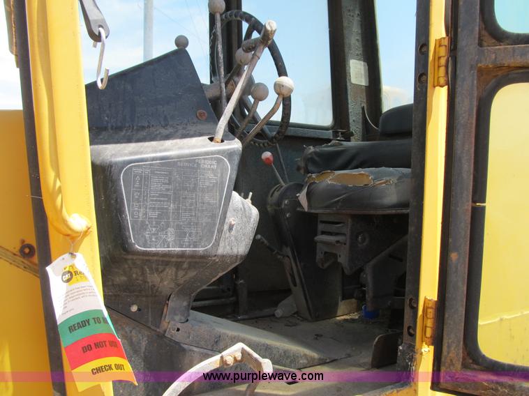 image for item C4501 1981 John Deere 570 motor grader