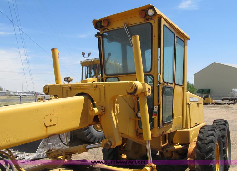 image for item C4501 1981 John Deere 570 motor grader