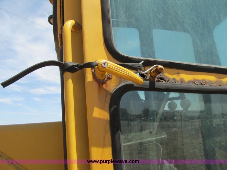 image for item C4501 1981 John Deere 570 motor grader