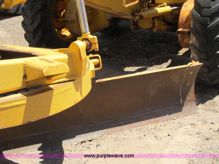 image for item C4501 1981 John Deere 570 motor grader