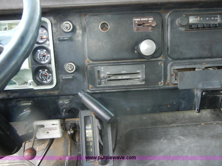 image for item D9707 1989 International F1954 bucket truck