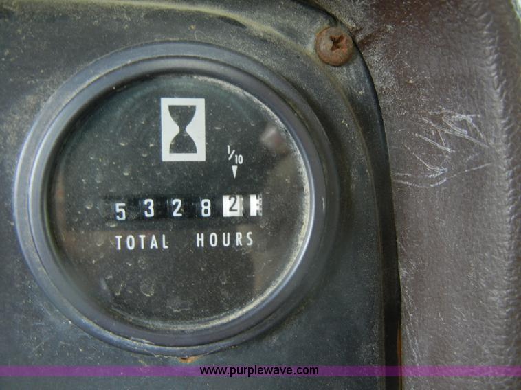 image for item D9707 1989 International F1954 bucket truck