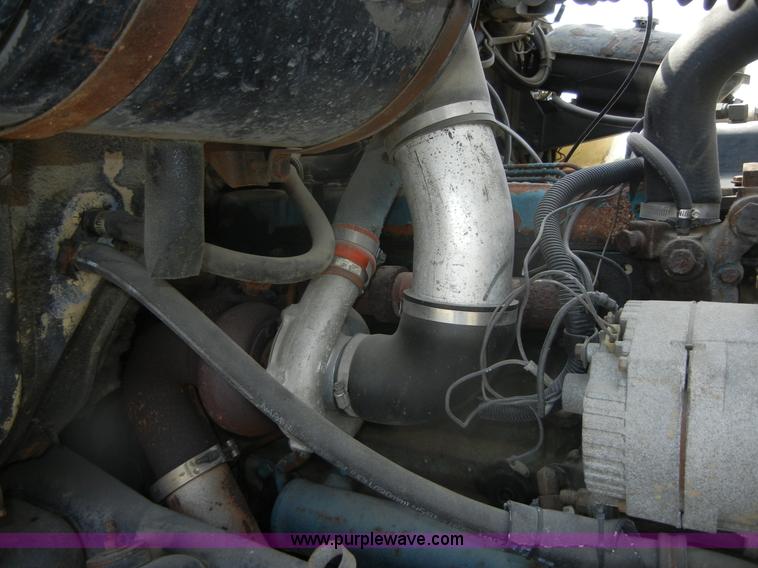 image for item D9707 1989 International F1954 bucket truck