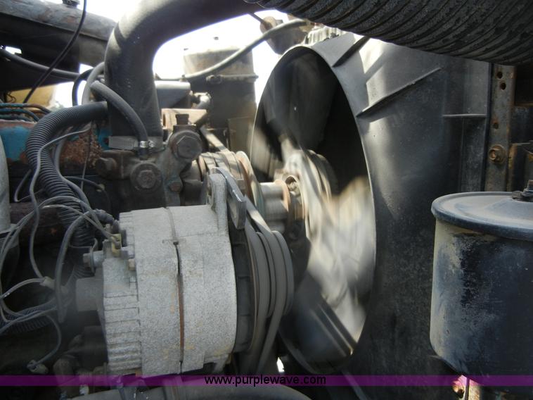 image for item D9707 1989 International F1954 bucket truck