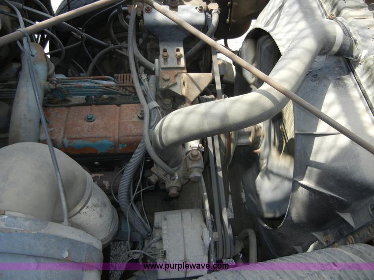 image for item D9707 1989 International F1954 bucket truck